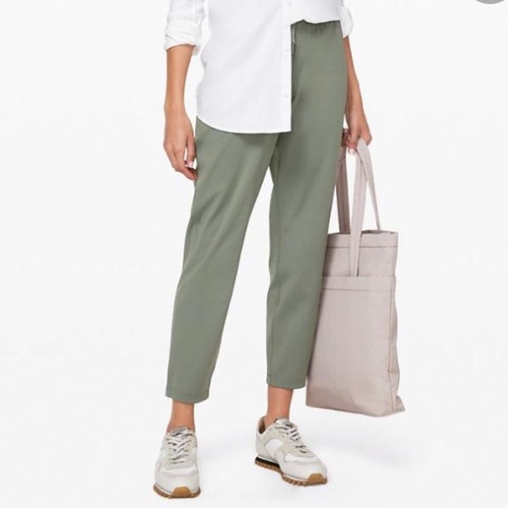 Lululemon On The Fly Pants (Discontinued!)